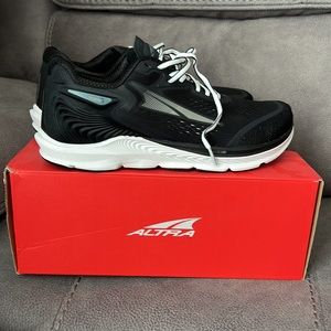 NEW in Box- Torin 5 - Black - Size 8.5